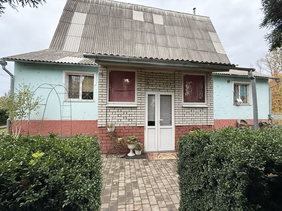 Будинок з ремонтом та виходом до водосховища . Велика ділянка, баня