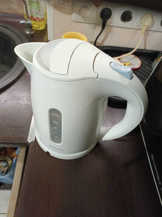Електрочайник PHILIPS Daily Collection HD4646, 1,7 л, 2400Вт, чистый, исправный