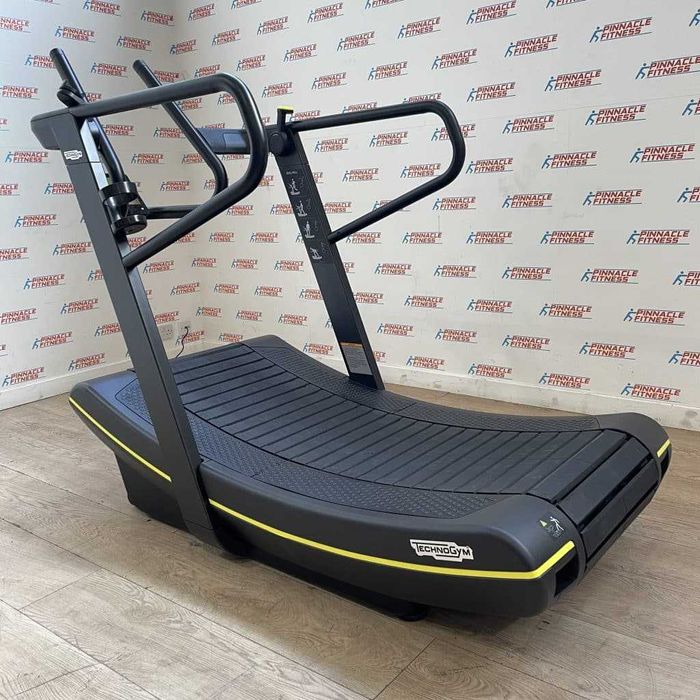 Technogym SKILLMILL Професійна бігова доріжка з гарантією