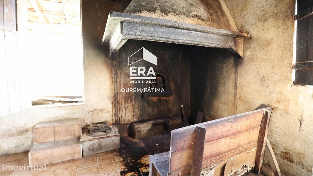 Moradia T3 para restaurar, Almoster