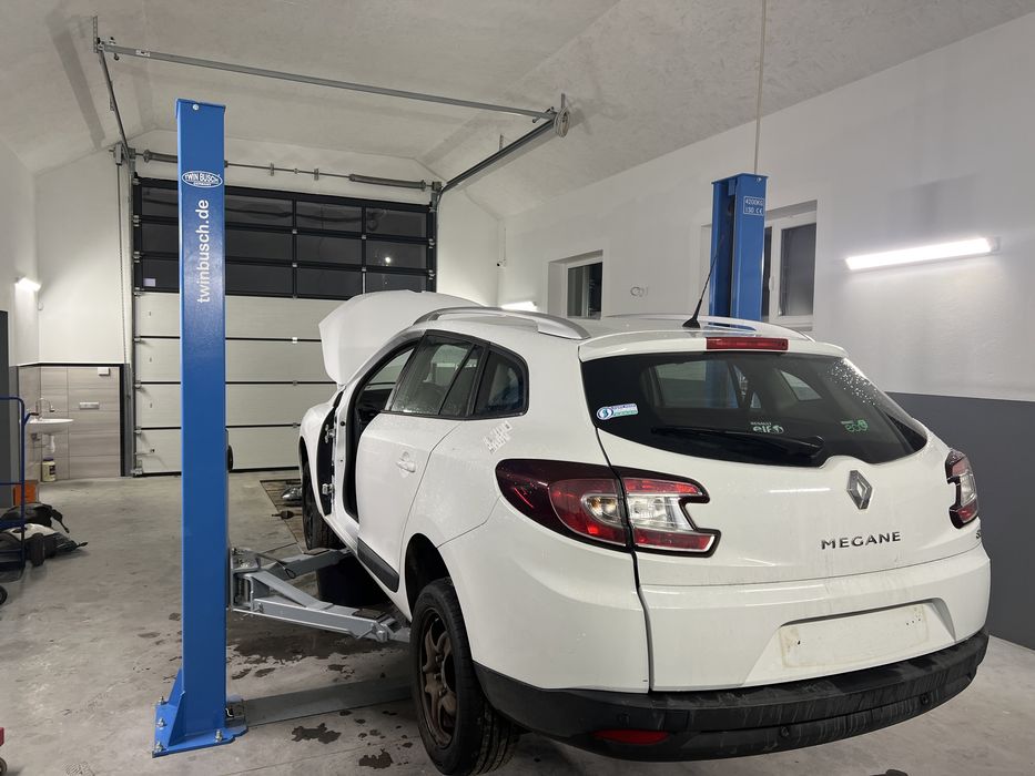 Разборка Renault Megane-3 Двери капот бампер фара двигатель