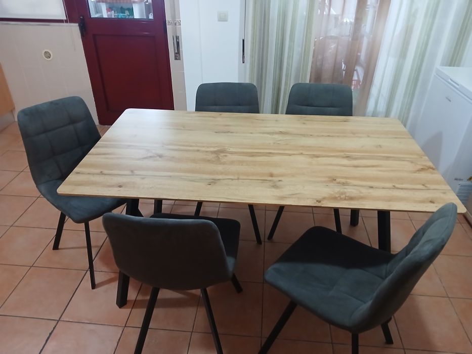 Mesa em madeira de cozinha 160x90 com 6 cadeiras