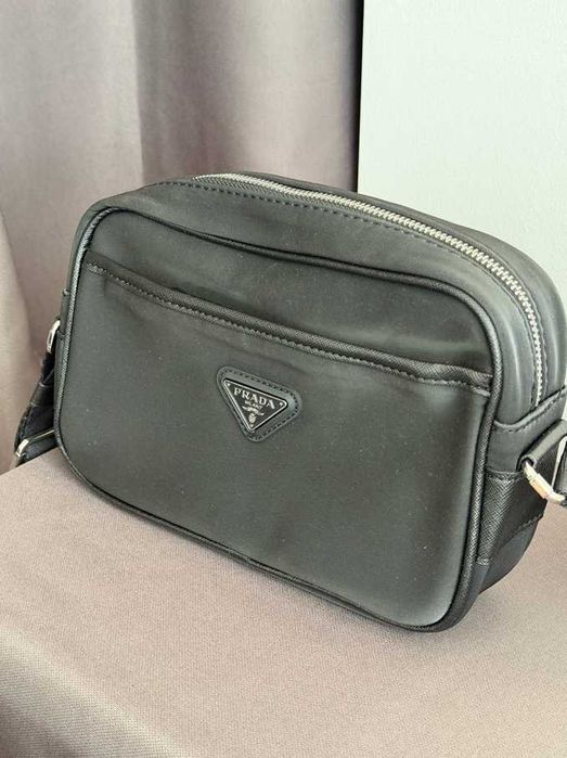 Сумка Prada через плече НОВА