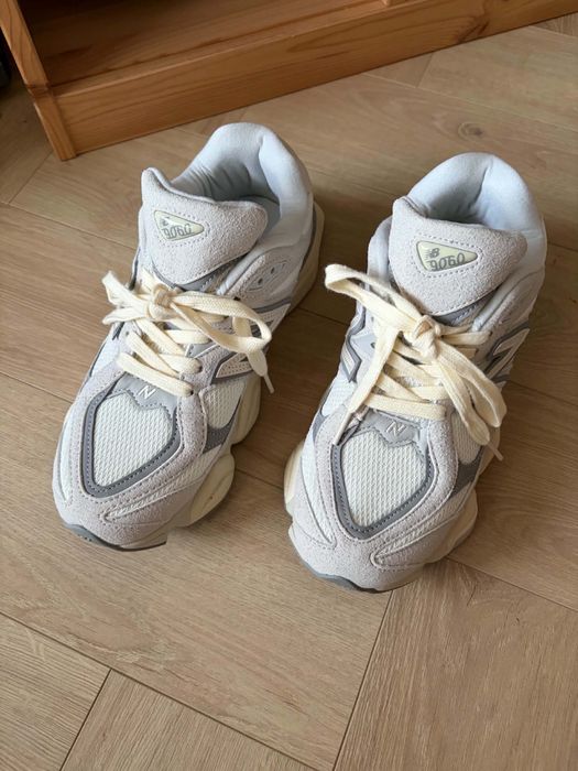 Nowe New Balance 9060 rozmiar 40
