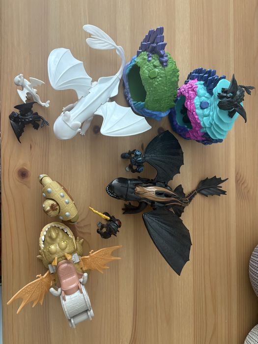 Lote Dragons “Como Treinares o Teu Dragão” – dragões, figuras e acessórios