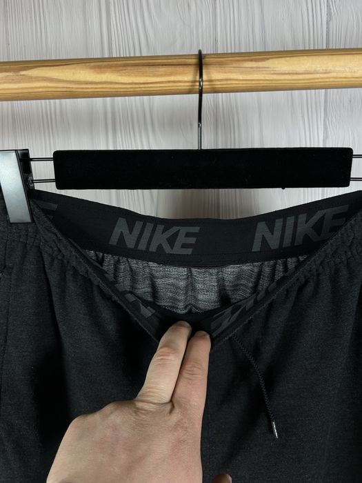 Nike Dry Mens Training шорти з красивим базовим дизайном Оригінал M