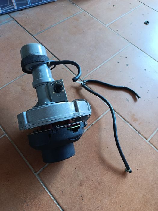 Wentylator promieniowy  firmy ebm-papst, model RG148/1200-3633 i inne