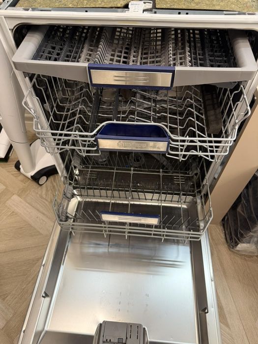 Мосудомийна машина Simens 60см