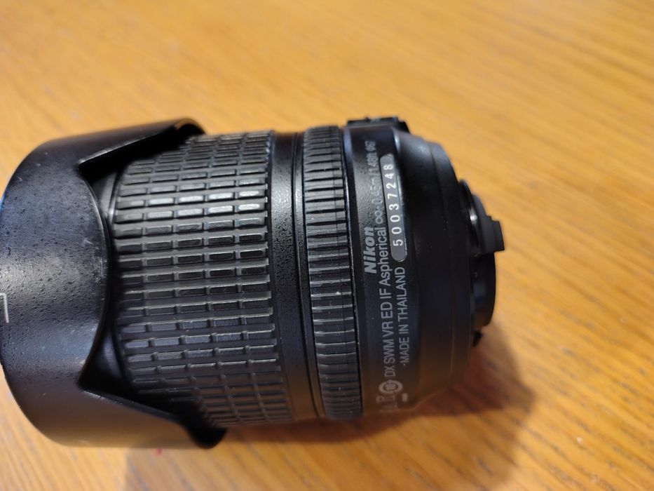 Sprzedam obiektyw  Nikon 18-105 VR -uszkodzony