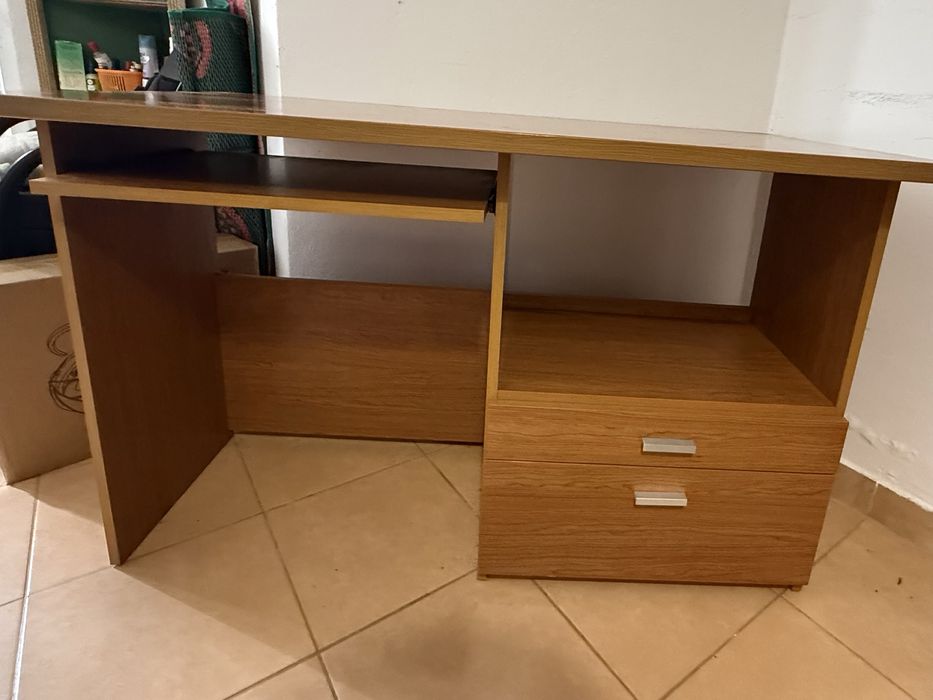 32-inch 3d Samsung LED TV & Computer Table