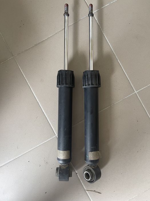 Амортизаторы задние Toyota Camry 70 оригинал