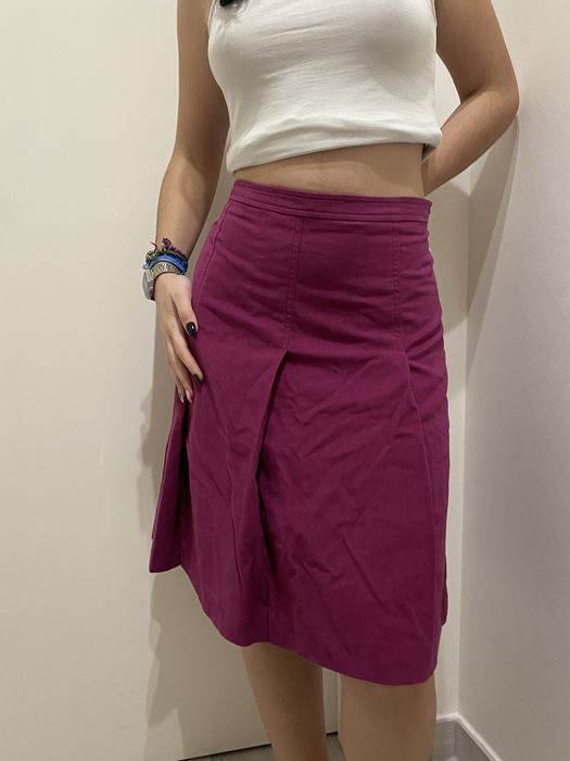 Saia com etiqueta da Mango