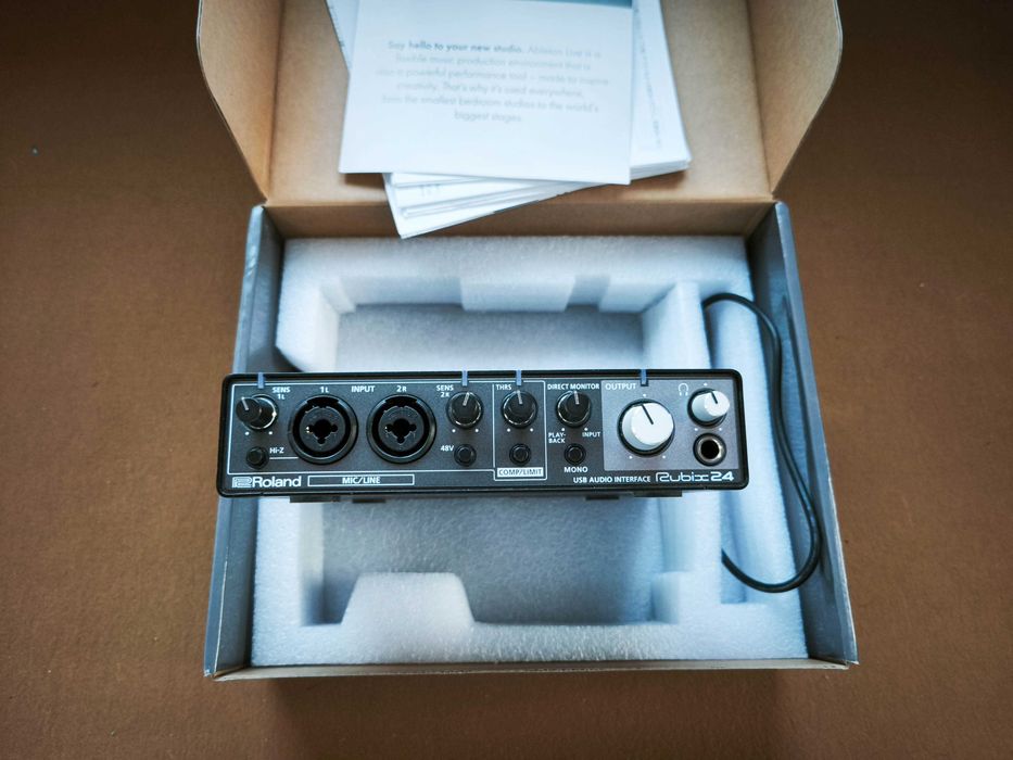 Звукова карта USB аудіоінтерфейс  24-bit/192 kHz Roland Rubix24 – новий