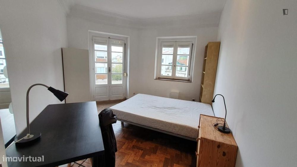 Quarto - localizado em Arroios Lisbon