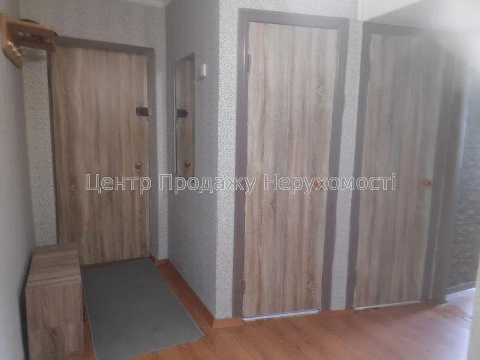 R8 Продам 3к квартиру по Гімназичній набережній