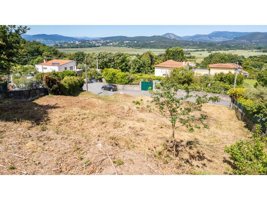 Lote de terreno em Vilarelho
