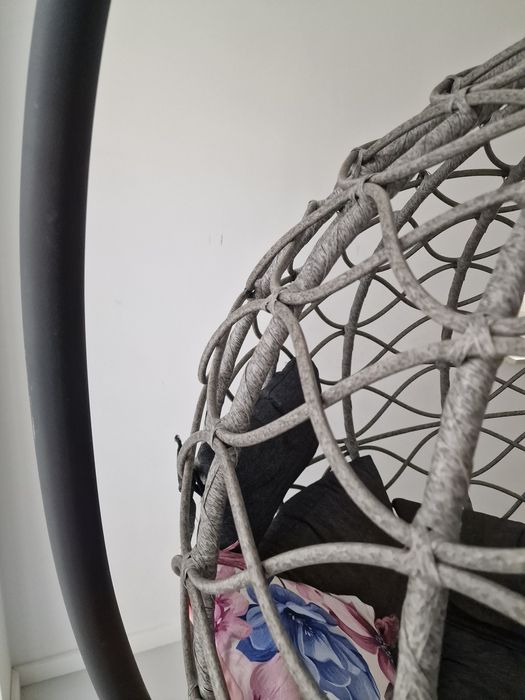 Kokon hustawka do domu z poduchami transport