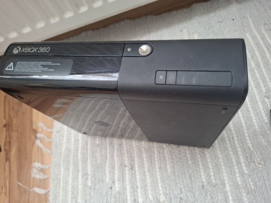 Konsola xbox 360 | 2 pady kinect