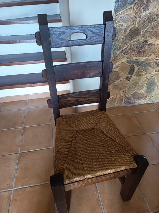 Vendo 4 cadeiras com palhinha