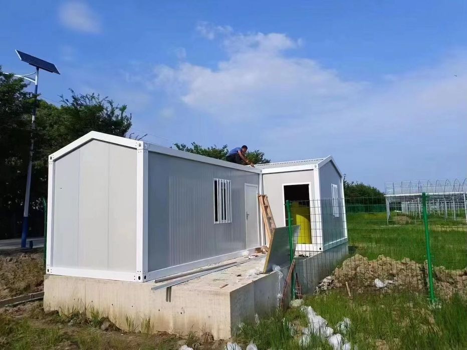 Kontener biurowy / socjalny / budowlany 3x3 m dach dwuspadowy