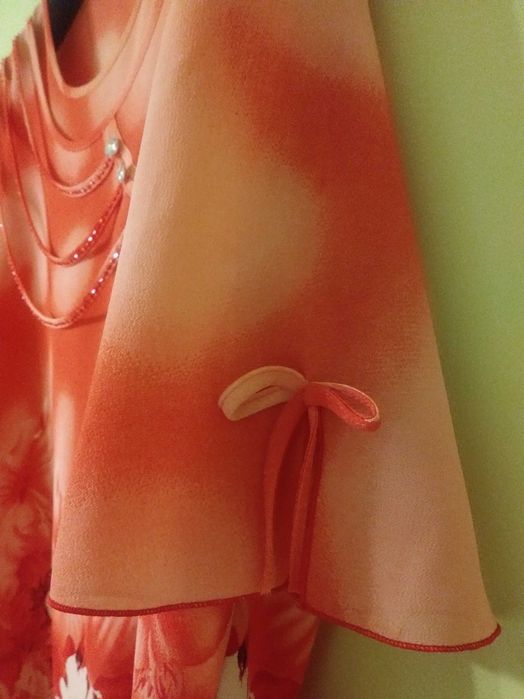 Elegancka luźna tunika do legginsów, spodni.