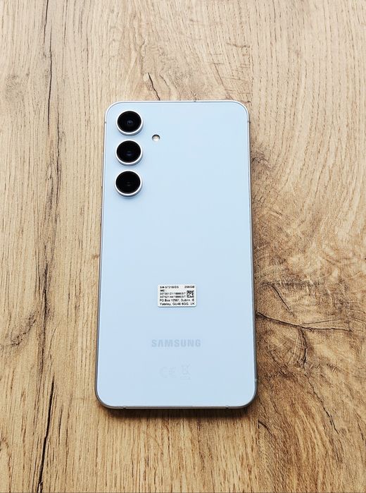 Samsung Galaxy S24 FE 256Gb Blue. 2 фізичні сім та eSIM. АКБ 100%