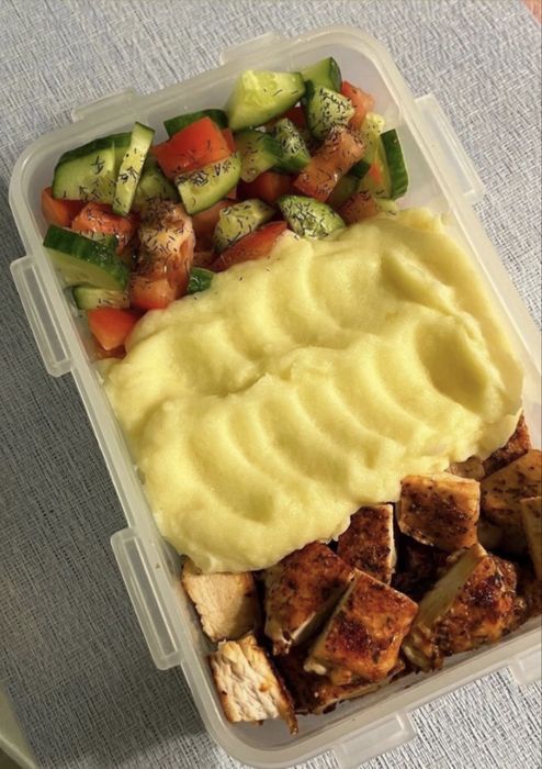 Приготування їжі на дому/ Їжа на замовлення/Комплексні обіди/ Свята