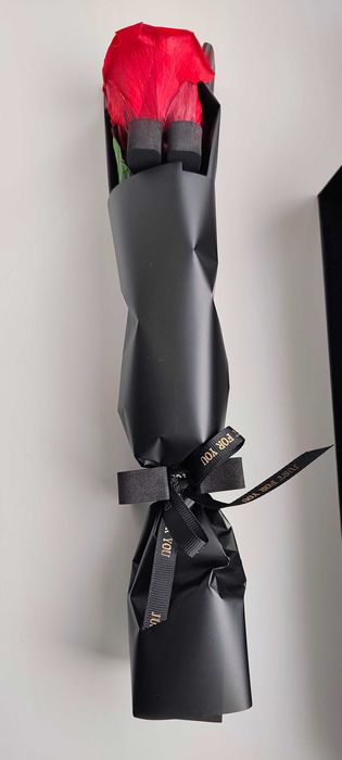 Стабілізована преміум-троянда 30 см х 5 см.