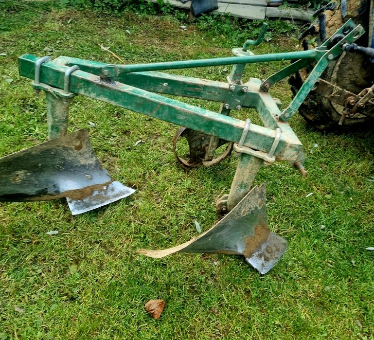 Плуги для обробки землі