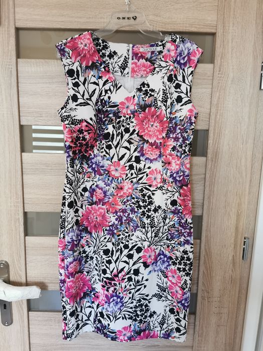 Sukienka roz 36 S kwiaty koktajlowa
