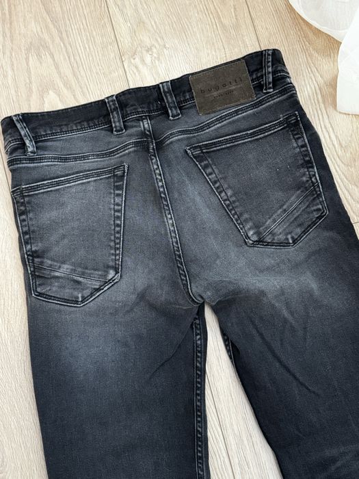 Чоловічі джинси Bugatti