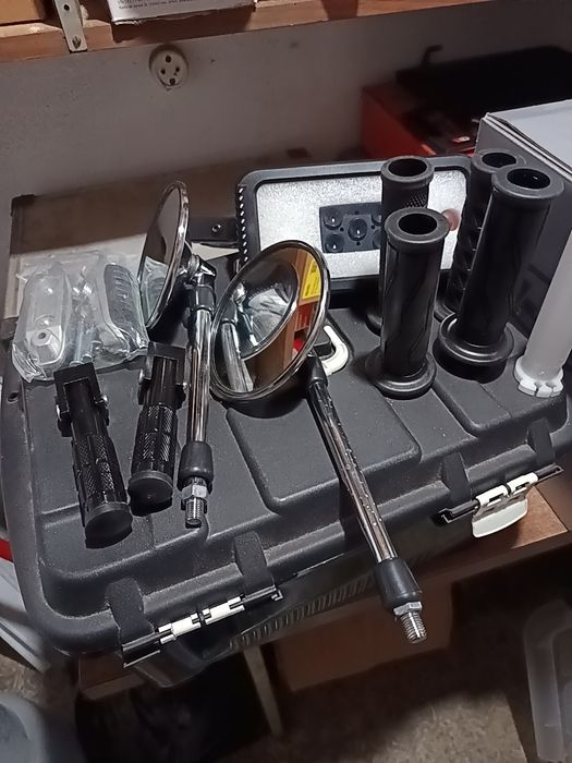 Vendo material para moto