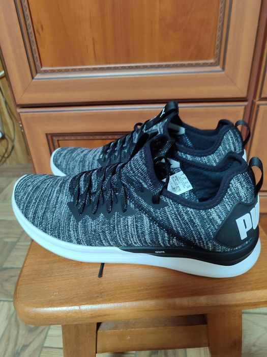 Кросівки..кросівки. .пума