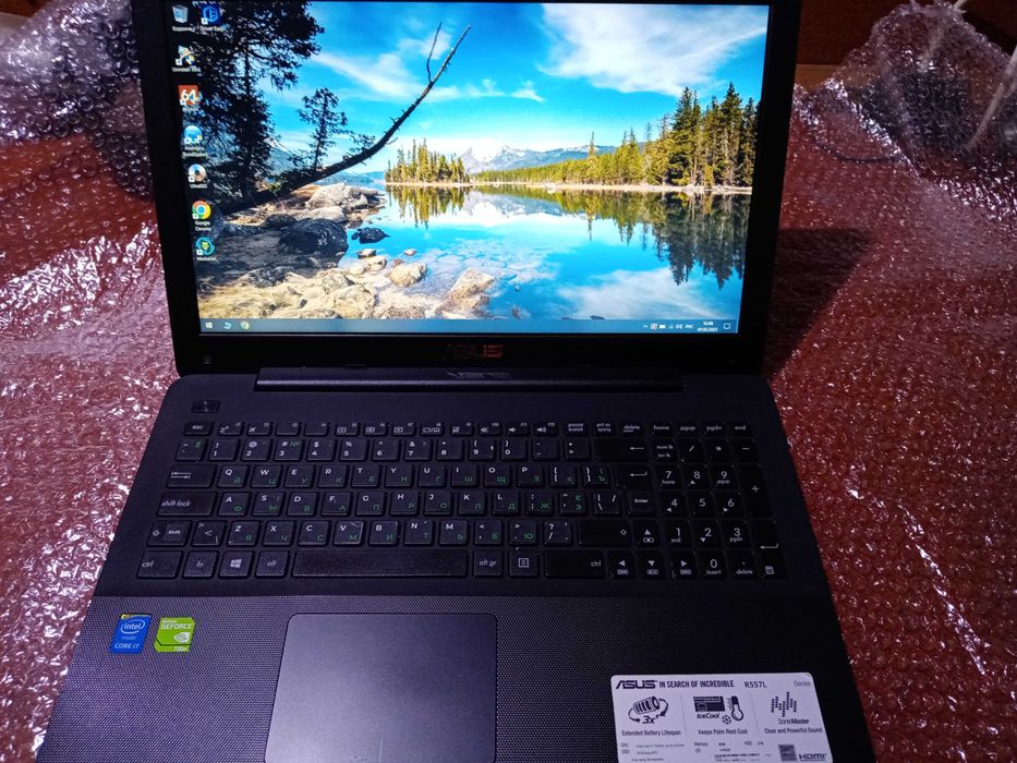 ноутбук ASUS R557L