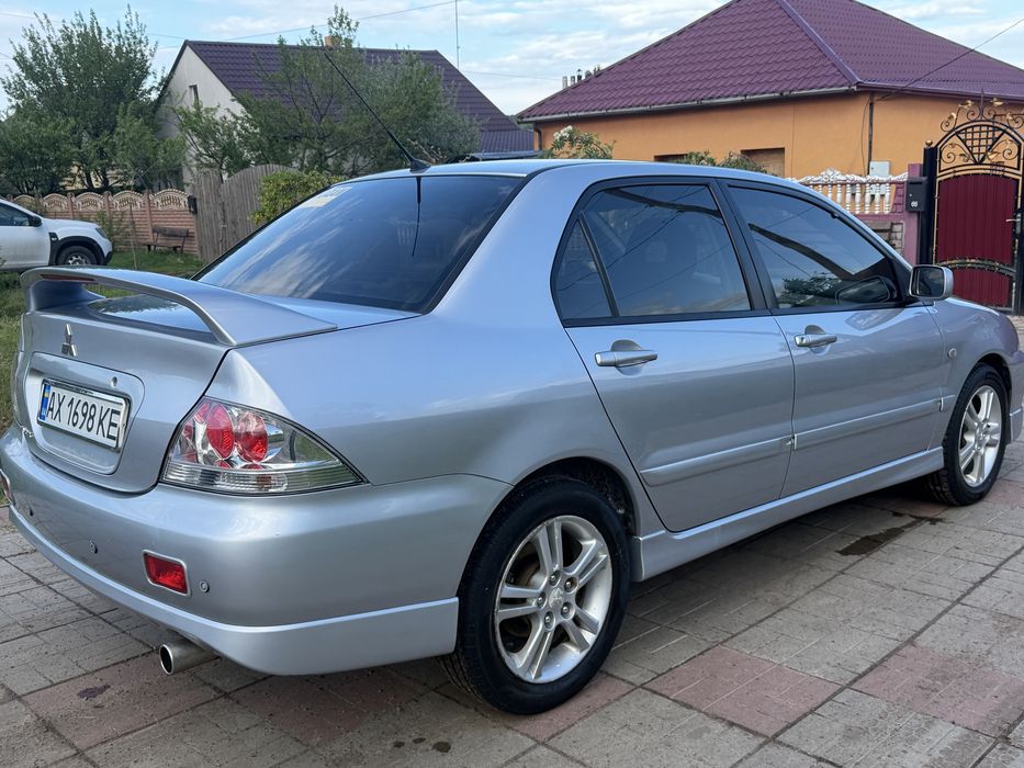 Mitsubishi Lancer 9