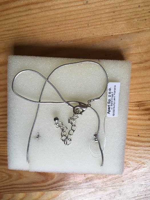 Srebrne kolczyki i naszyjnik firmy Apart