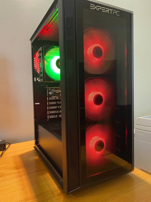 Продам компьютер.На данный момент компью все игры на максим