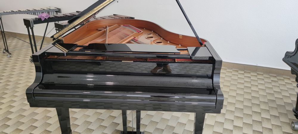 Piano de 1/4 cauda Yamaha C3