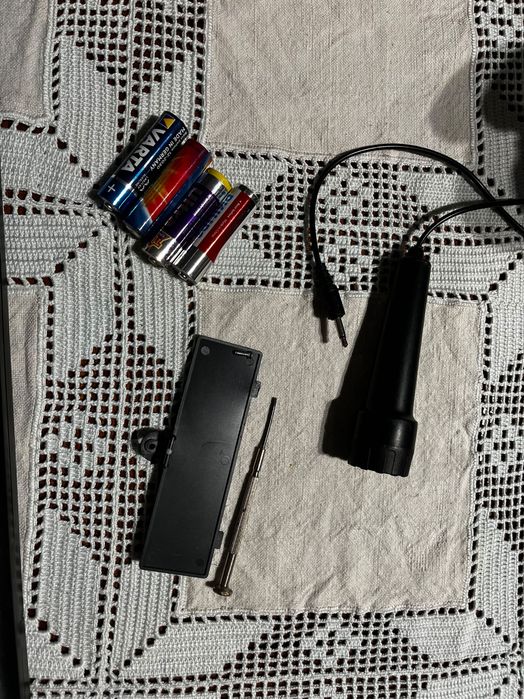 Piano elétrico com 32 teclas