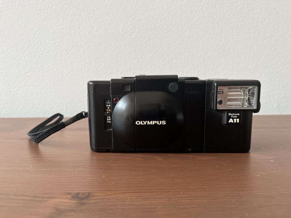 Olympus XA + Flash