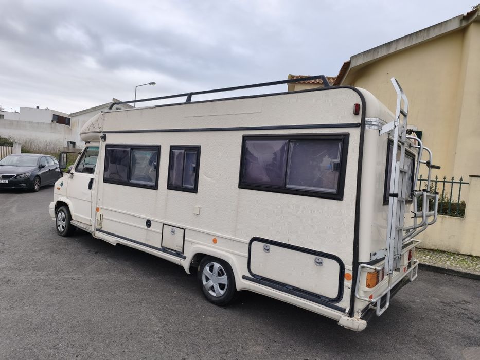 Autocaravana Fiat Ducato 2.5 6 lugares de livrete