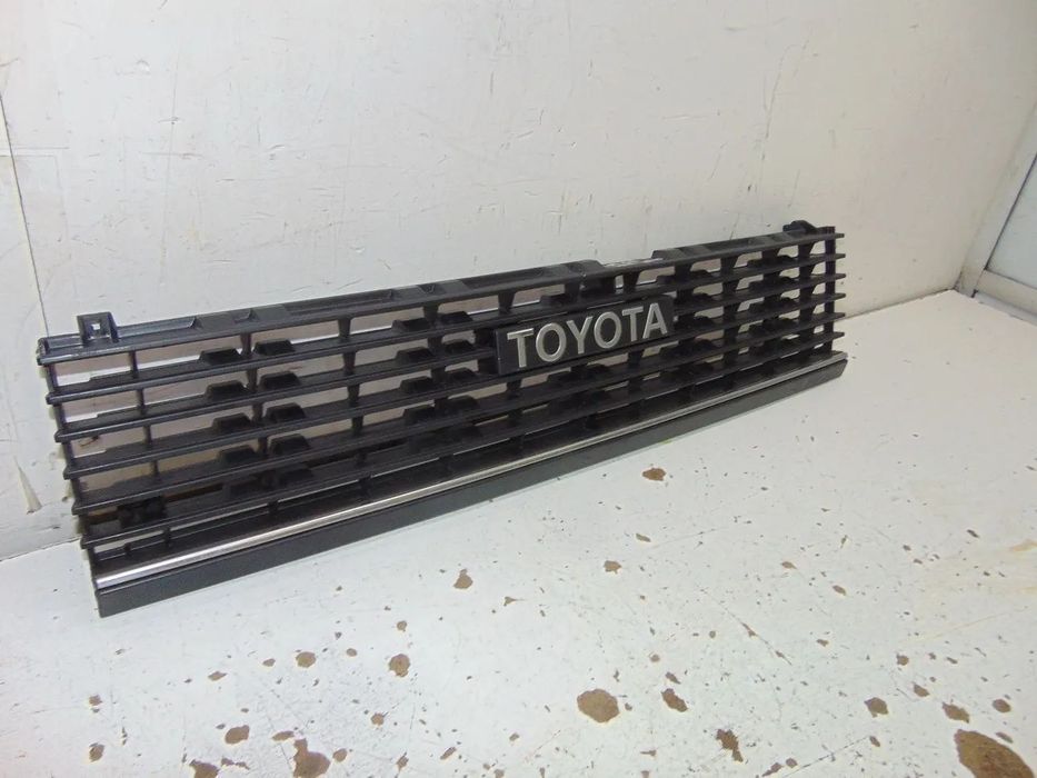 Toyota corolla DX KE 70 grelha