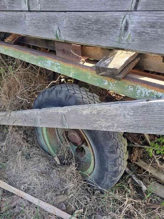 Причіп-платформа (шасі для контейнера, мобільної лазні, будинку)