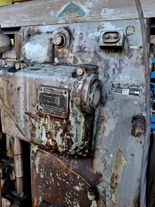 Solidna Polska Frezarka Mechanicy Pruszków – Sprawna!