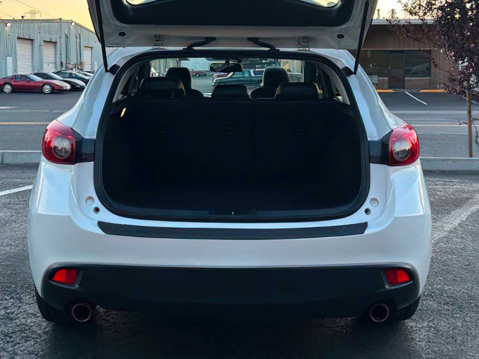 Mazda 3      2016