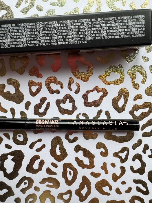 Anastasia Beverly Hills brow wiz kredka do brwi dark brown