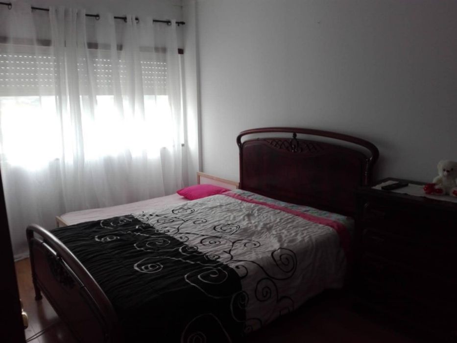 Aluga-se quarto na zona de Loures
