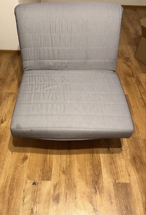 Oddam rozkladany fotel