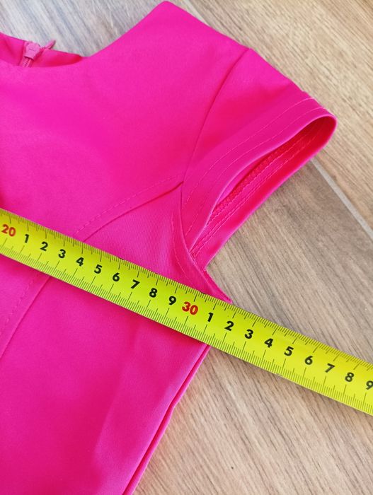 Różowa elegancka sukienka dla dziewczynki 116