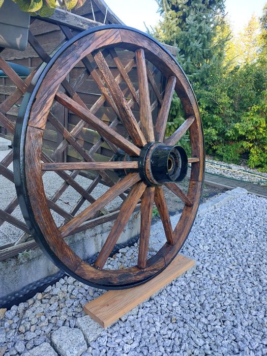 Drewniane koła od wozu